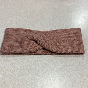Aritzia “Arielle Main Character Mauve Earth” Knitted Winter Headband